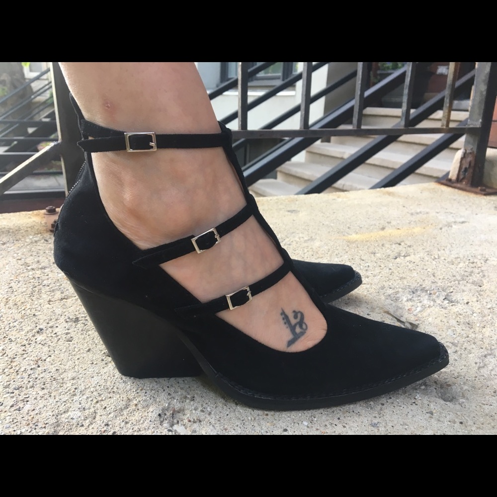 Jeffrey Campbell Heels beautiful buckles size 9